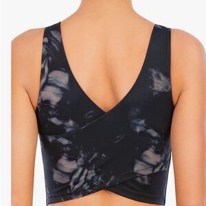 Amazon Black andWhite Sports Bra